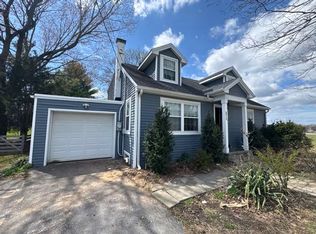 672 Fishburn Rd, Hershey, PA 17033