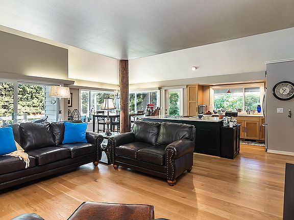 4th image of 600 Island Dr #11