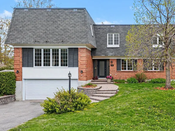 26 Delong Dr, Ottawa, ON K1J 8H4