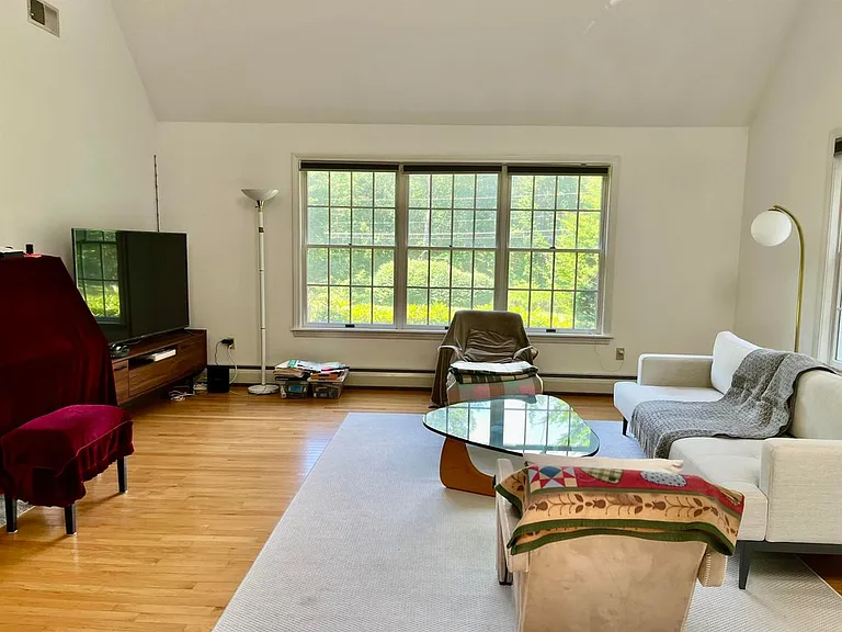 10 Forest Dr — Photo 8