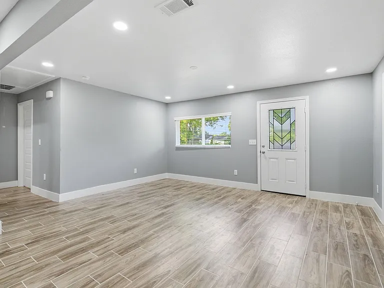 3031 Sunnydale Dr — Photo 5
