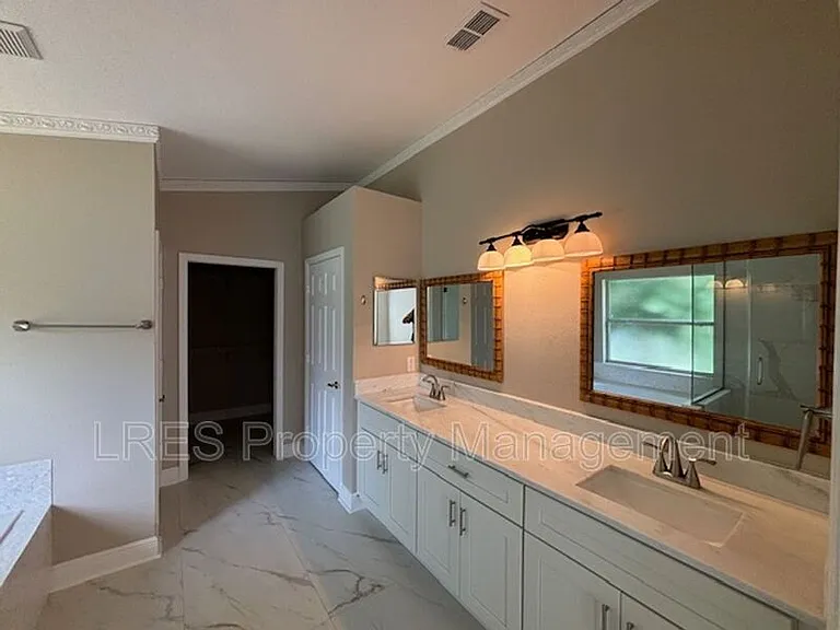 1028 Kerwood Cir — Photo 19