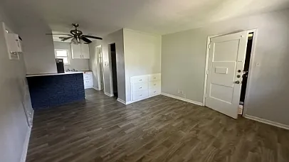 811 Colquitt St — Photo 10