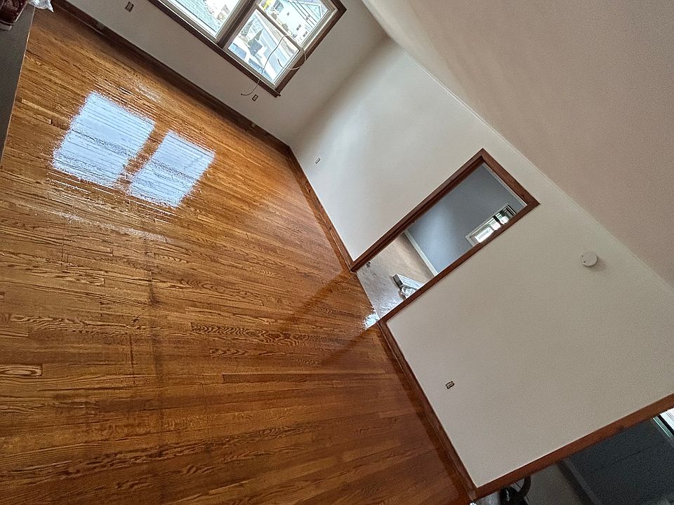 1st image of 128 Woodstock Ave