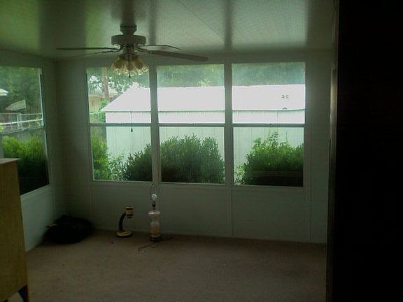 4th image of 550 Wind River Dr