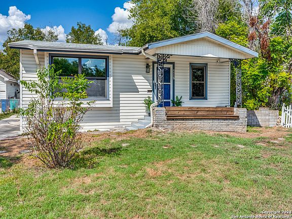 2nd image of 407 Cravens Ave