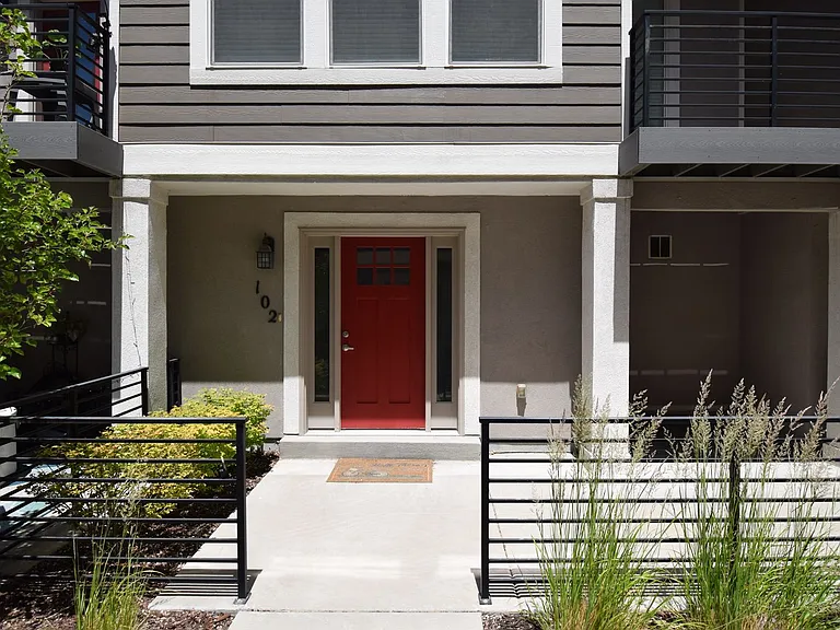4727 S Hillhouse Cv #102 — Photo 2