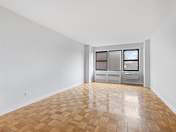 3rd image of 200 E 15th St APT 8B