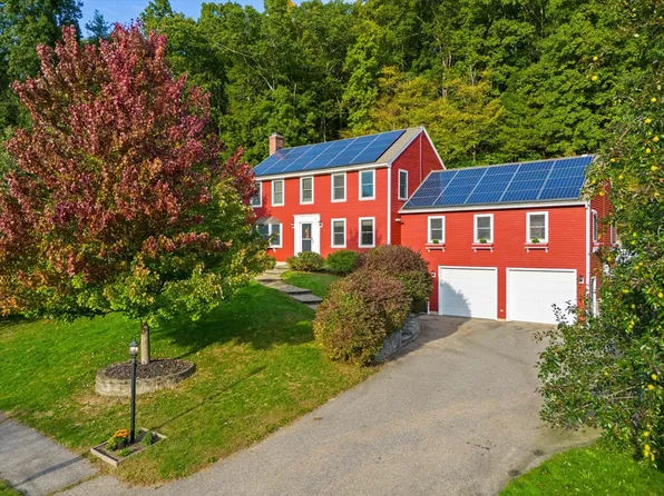 11 Tuxbury Ln, Amesbury, MA 01913