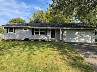 925 Monroe Ct, Stoughton, WI 53589