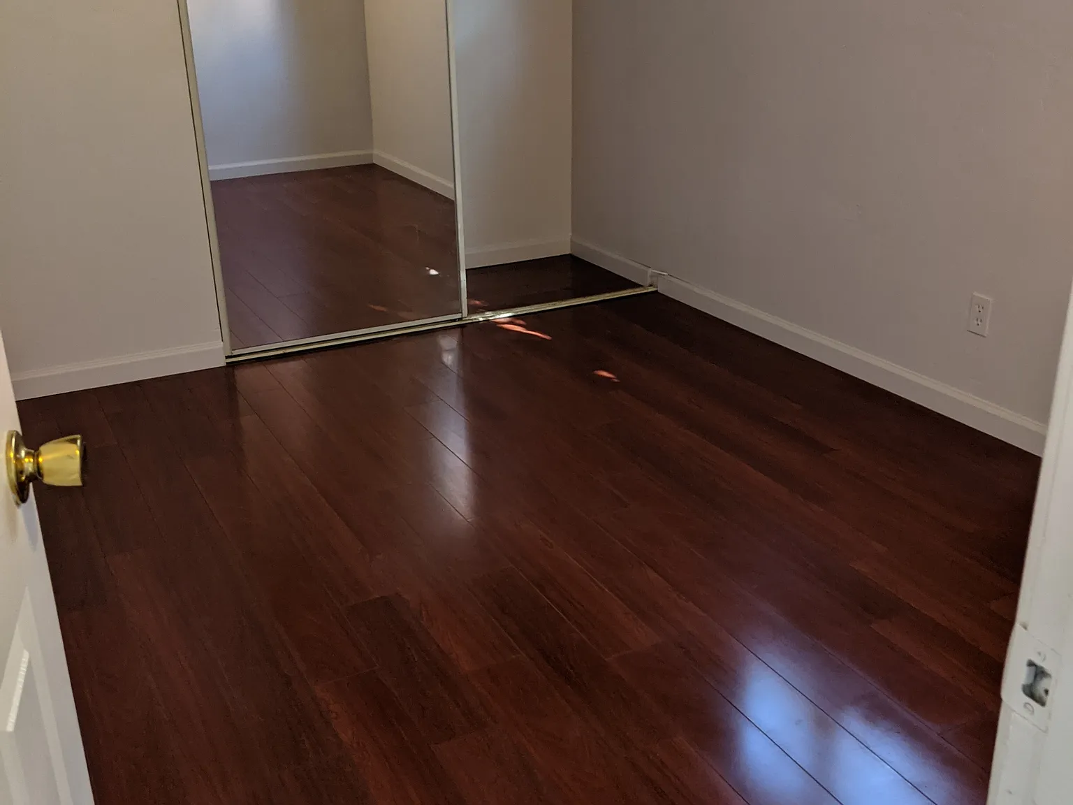 2 bed, 700 sqft, $2,600 — Photo 3