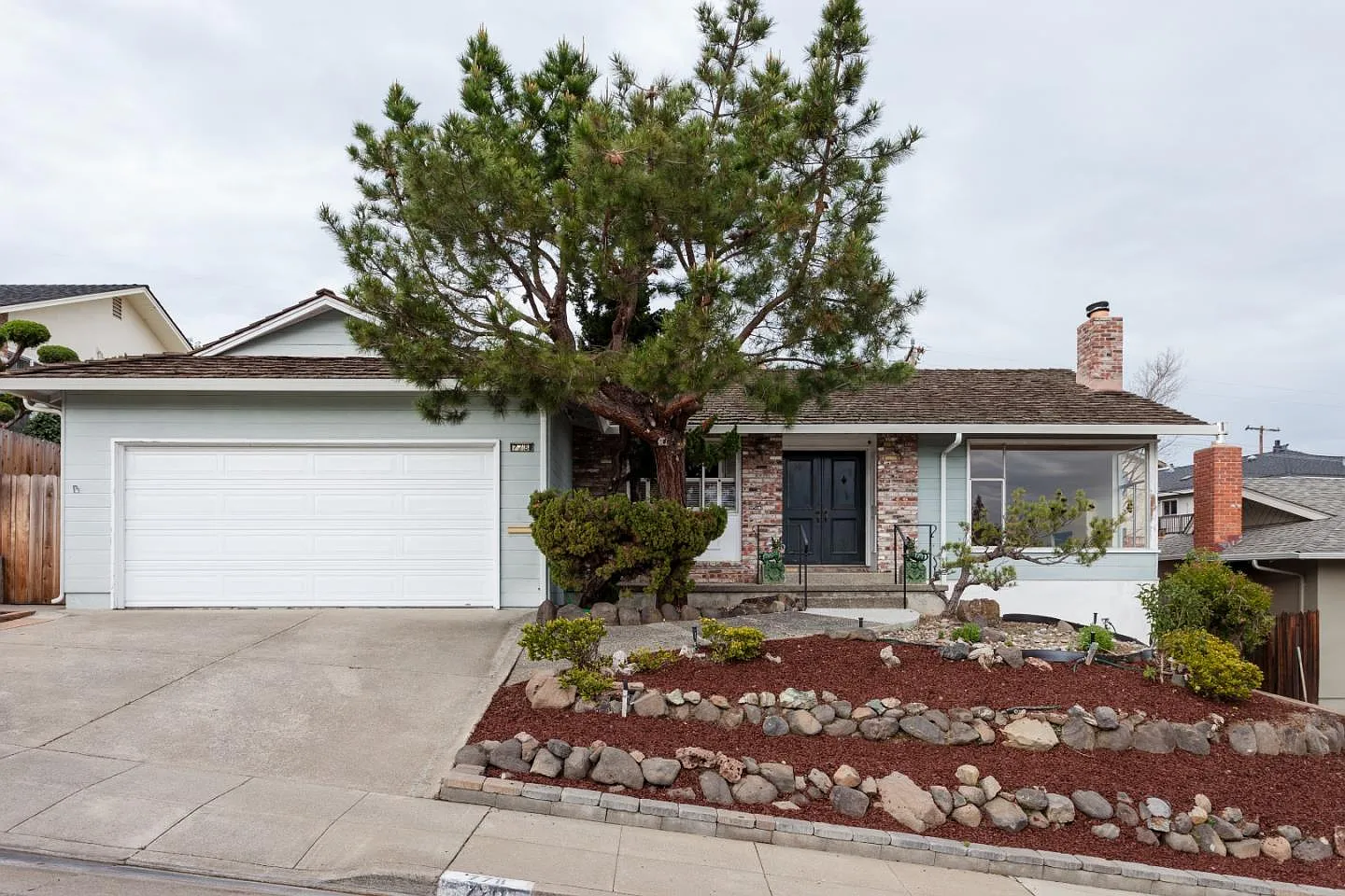778 Sequoia Ave photo 1