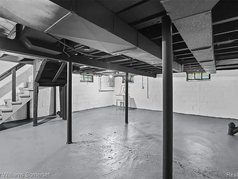 23525 Kress St — Photo 4