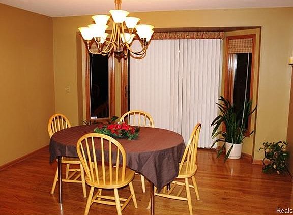 3rd image of 56887 Copperfield Dr
