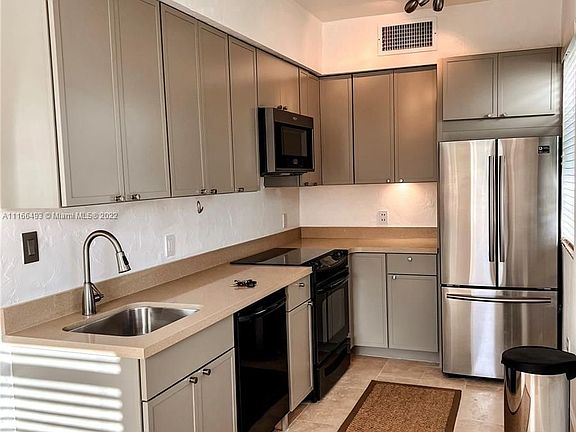 2nd image of 1569 Euclid Ave APT 1