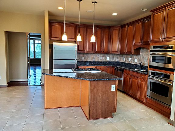 4th image of 14199 Catbird Dr