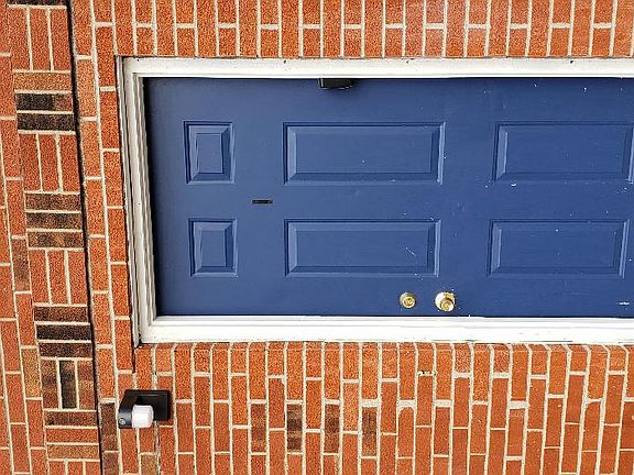 2nd image of 103 N 6th St APT I