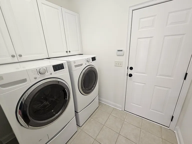 212 Medford Dr — Photo 28