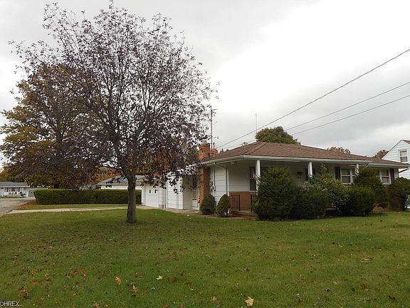 2nd image of 1570 Sequoya Dr
