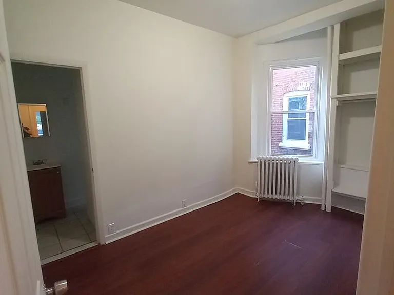 917 Swede St — Photo 2