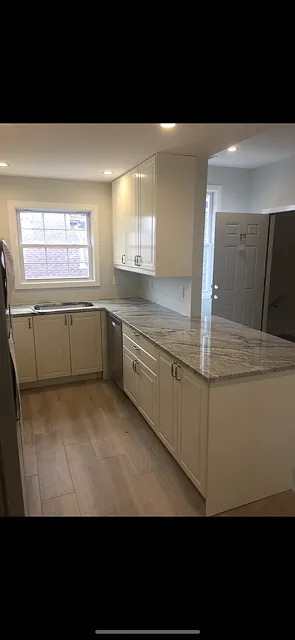 2 bed, 1100 sqft, $2,200 — Photo 4