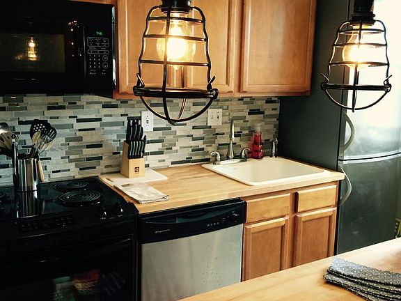 5th image of 9641 Norfolk Ave APT 203
