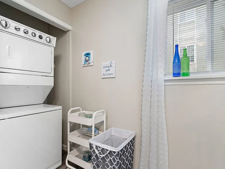 Broadway Ridge Apartments — Photo 7