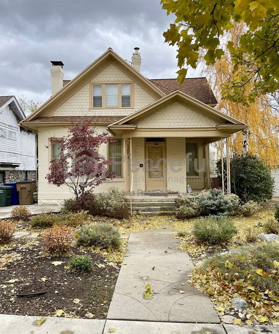5 bed, 3.0 bath, 2700 sqft, $5,000 — Photo 1