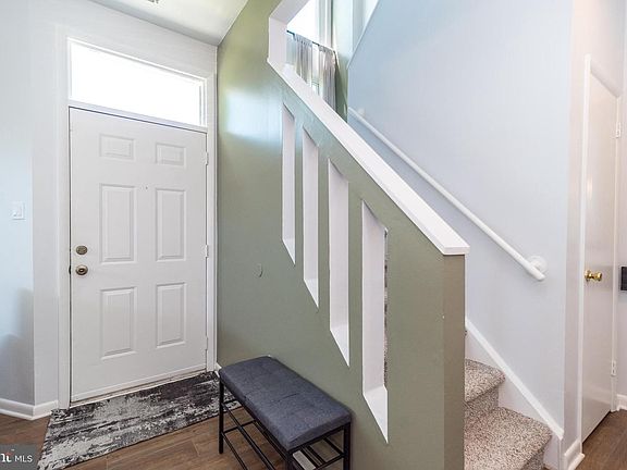 3rd image of 1301 Barbaras Ct