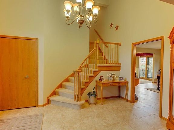 3rd image of 4795 Vincent Dr