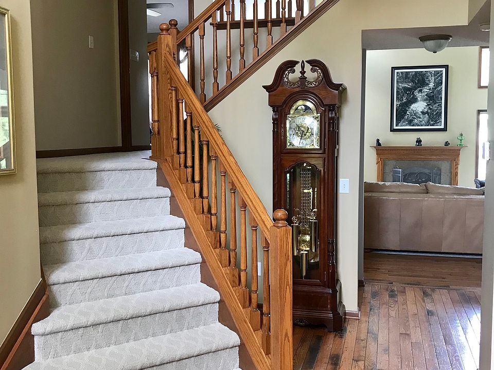 1st image of 3249 Walkerview Dr