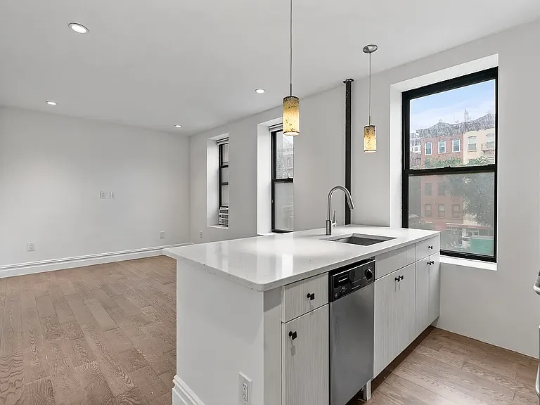 152 Thompson St #3C — Photo 3