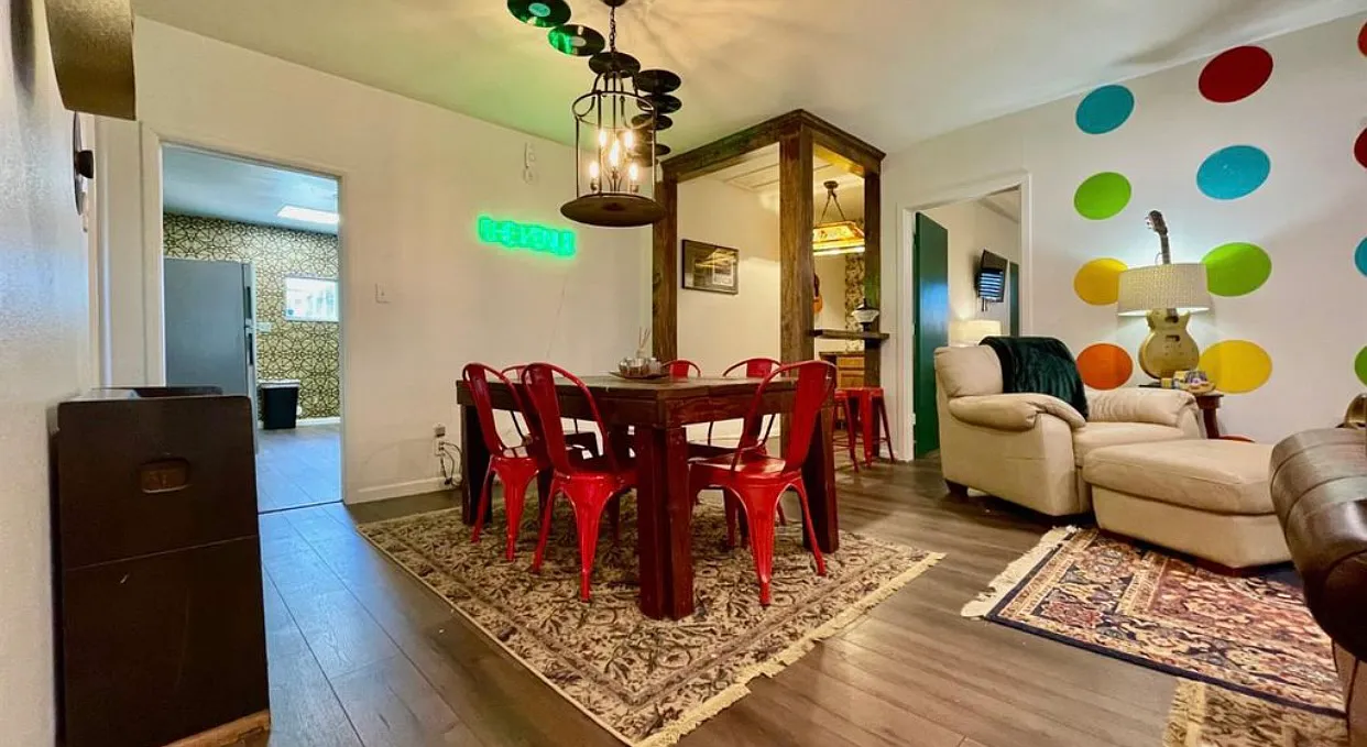 4 bed, 1684 sqft, $3,000 — Photo 4