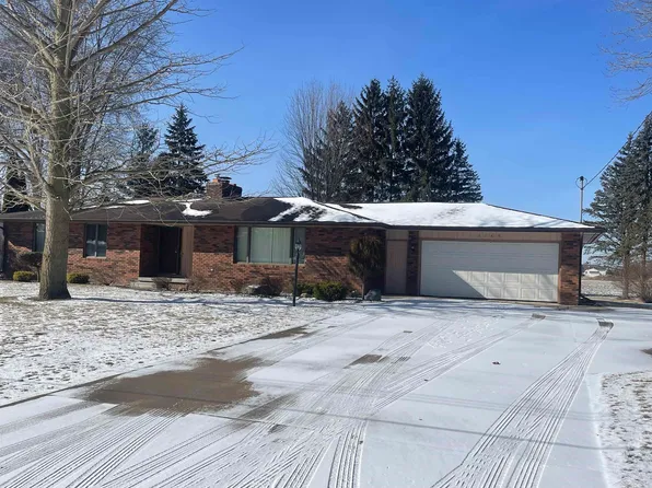 4405 Meadowbrook Dr, Freeland, MI 48623