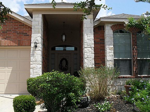 2nd image of 1011 Imperial Lake Dr