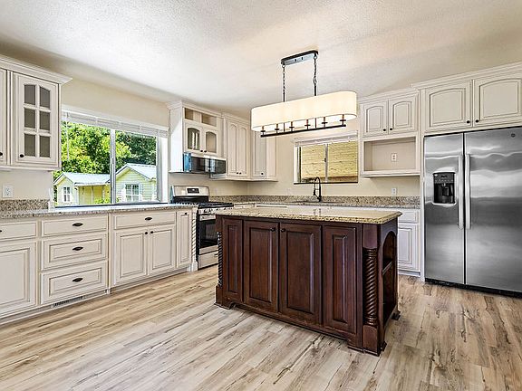 2nd image of 20908 Dawn Hill East Rd