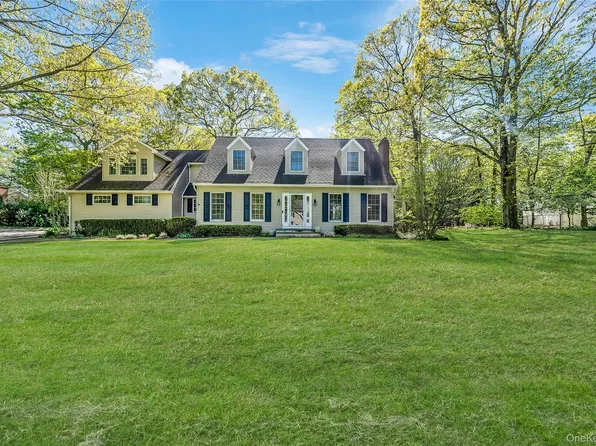 4 Carol Court, Mount Sinai, NY 11766