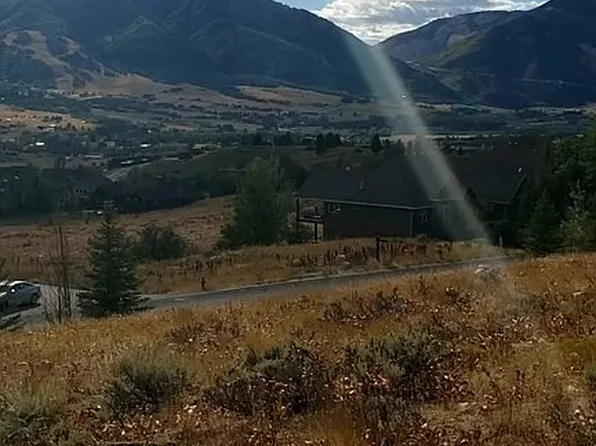 5684 E Elkhorn Dr, Eden, UT 84310