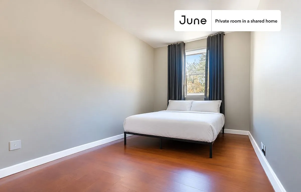 Full bedroom in 4 bed/3 bath home in Fort Greene #1078 C — Photo 1