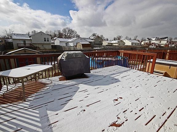 3rd image of 1651 Westmeadow Dr