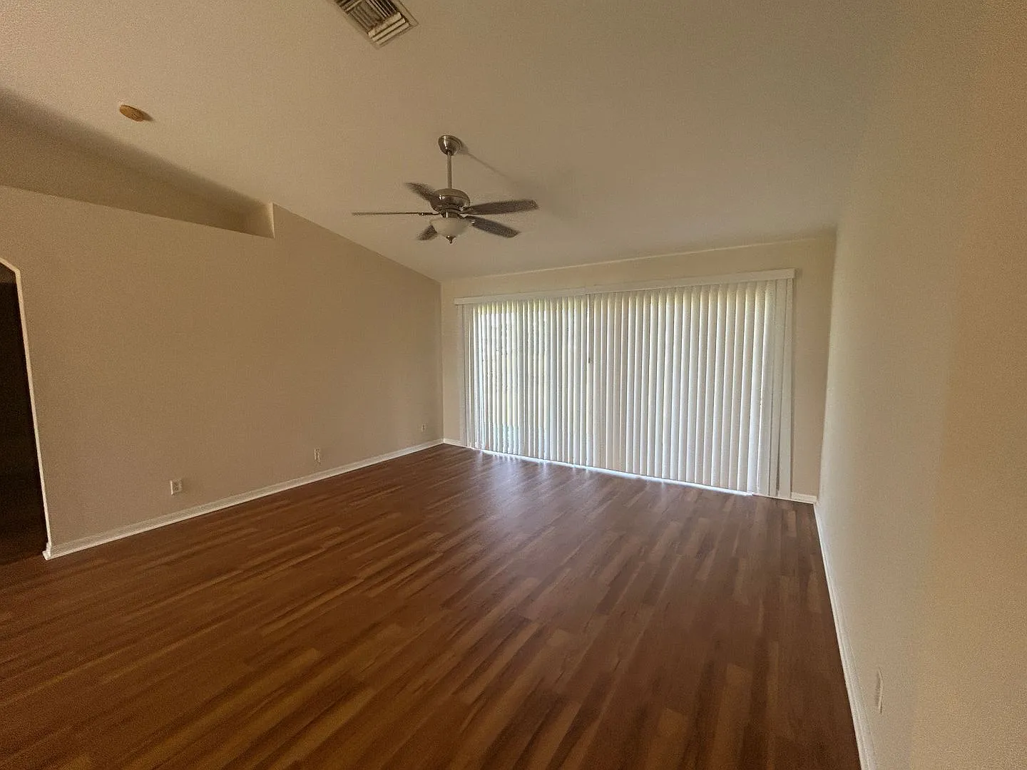 New flooring and freshly painted interior 3/2 Home — Photo 4