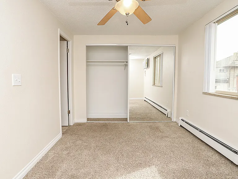 222 Logan — Photo 46