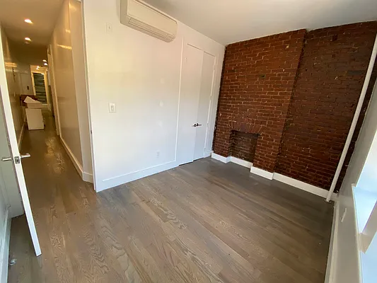 Rented by Lang Realty LLC | media 10