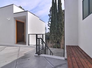 3381 Descanso Dr, Los Angeles, CA 90026