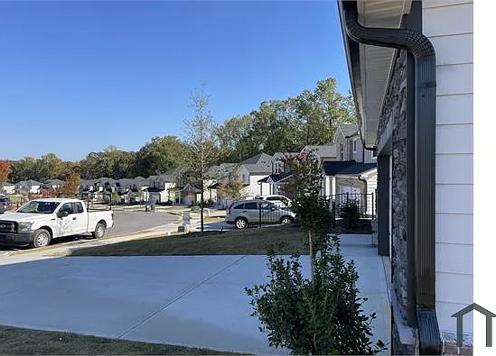 3624 Commodore Ct — Photo 3