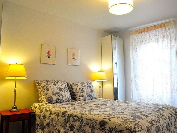 Large real 1 bedroom