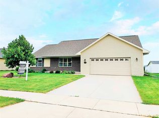 708 Killarny Trl, De Pere, WI 54115