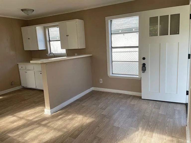 1133 Hibiscus St — Photo 3