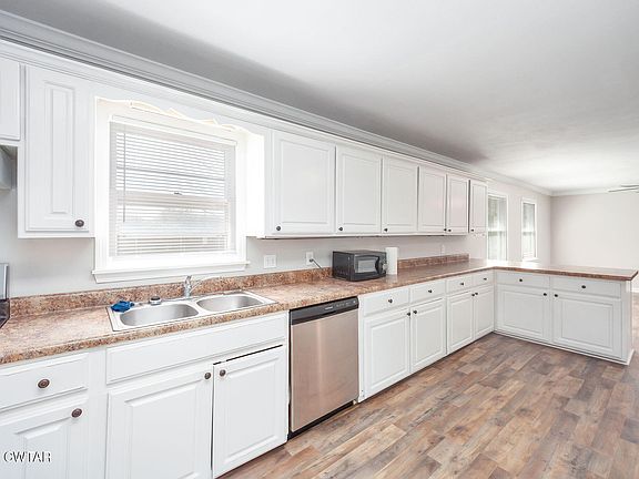 5th image of 16 Sunvalley Dr