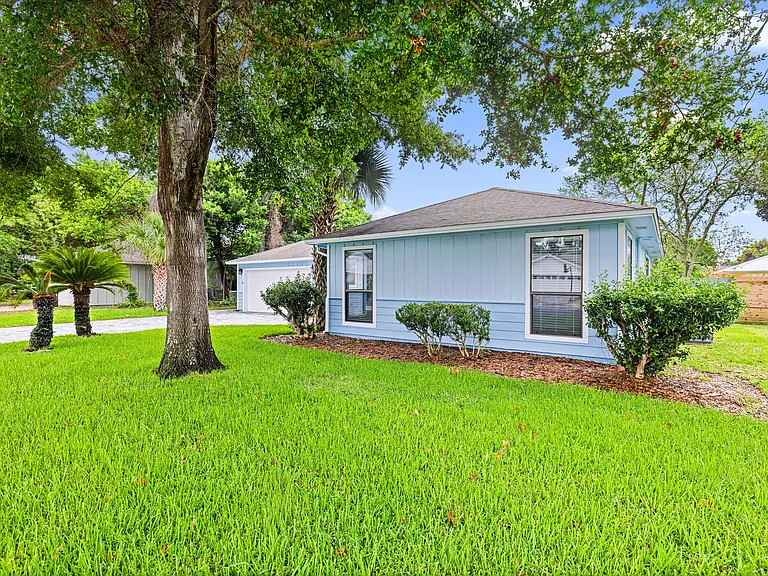 349 Primrose Cir — Photo 38